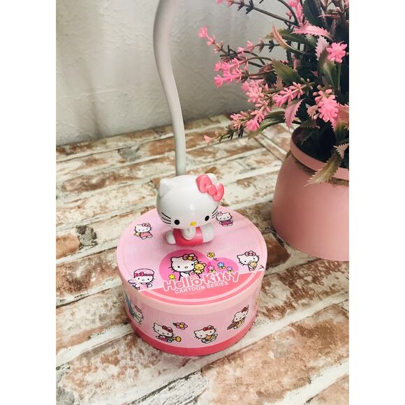 NEW Sanrio Hello Kitty Table Lamp Light push Button Portable Batteries 13in - Picture 4 of 9